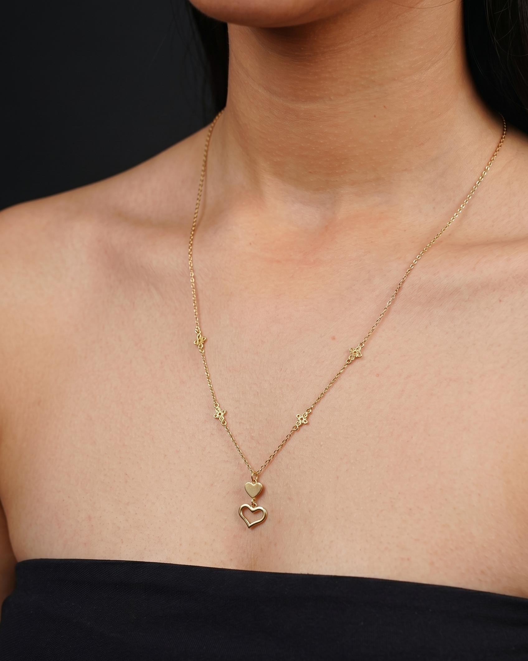 SHIMMERING STARLET NECKLACE