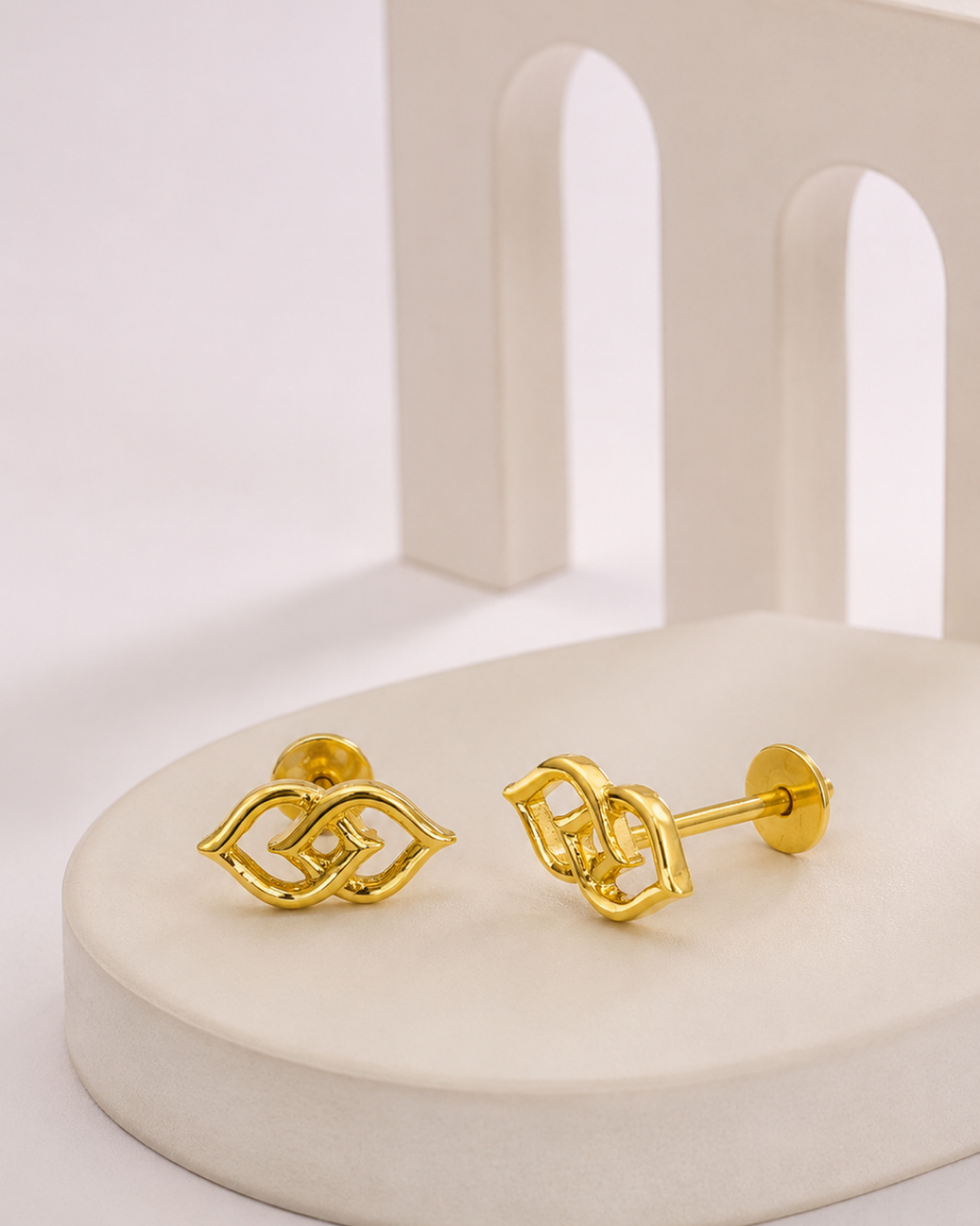ARQUISE GEOMETRIC STUD EARRINGS