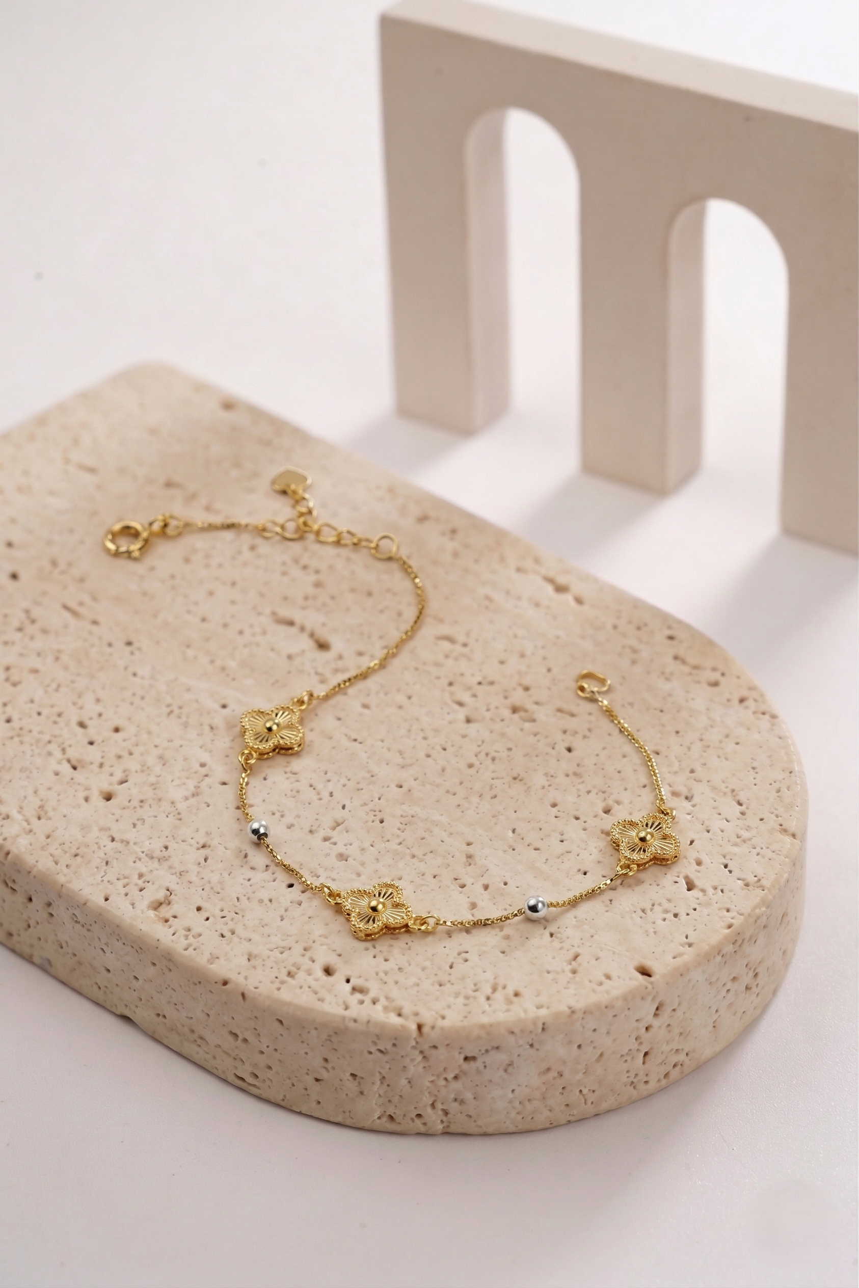 MAJESTIC CLOVER BRACELET