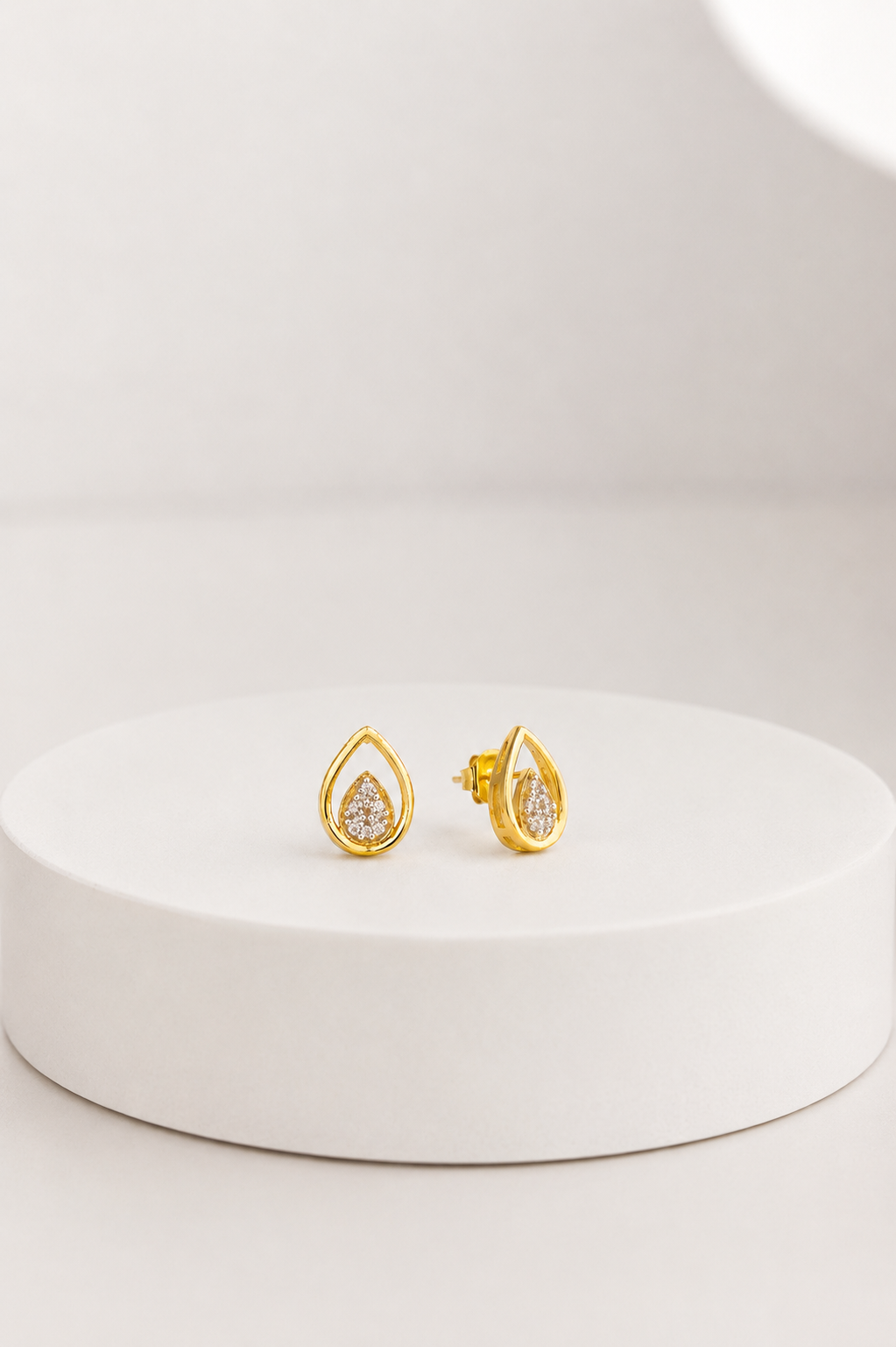 ELEGANT OPEN TEARDROP DIAMOND STUD EARRINGS