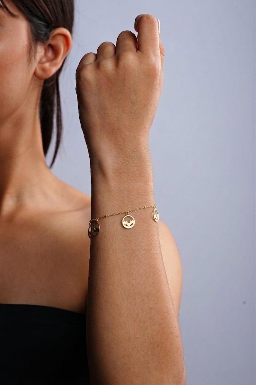 DISC CHARM BRACELET