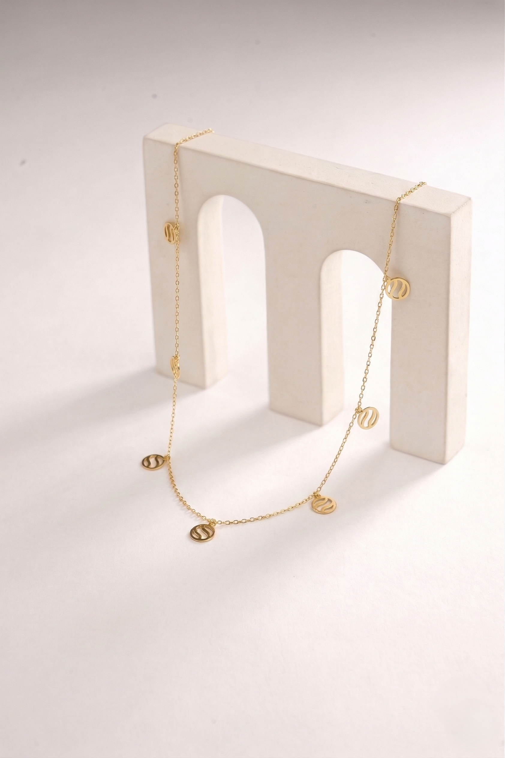 GOLDEN BREEZE NECKLACE