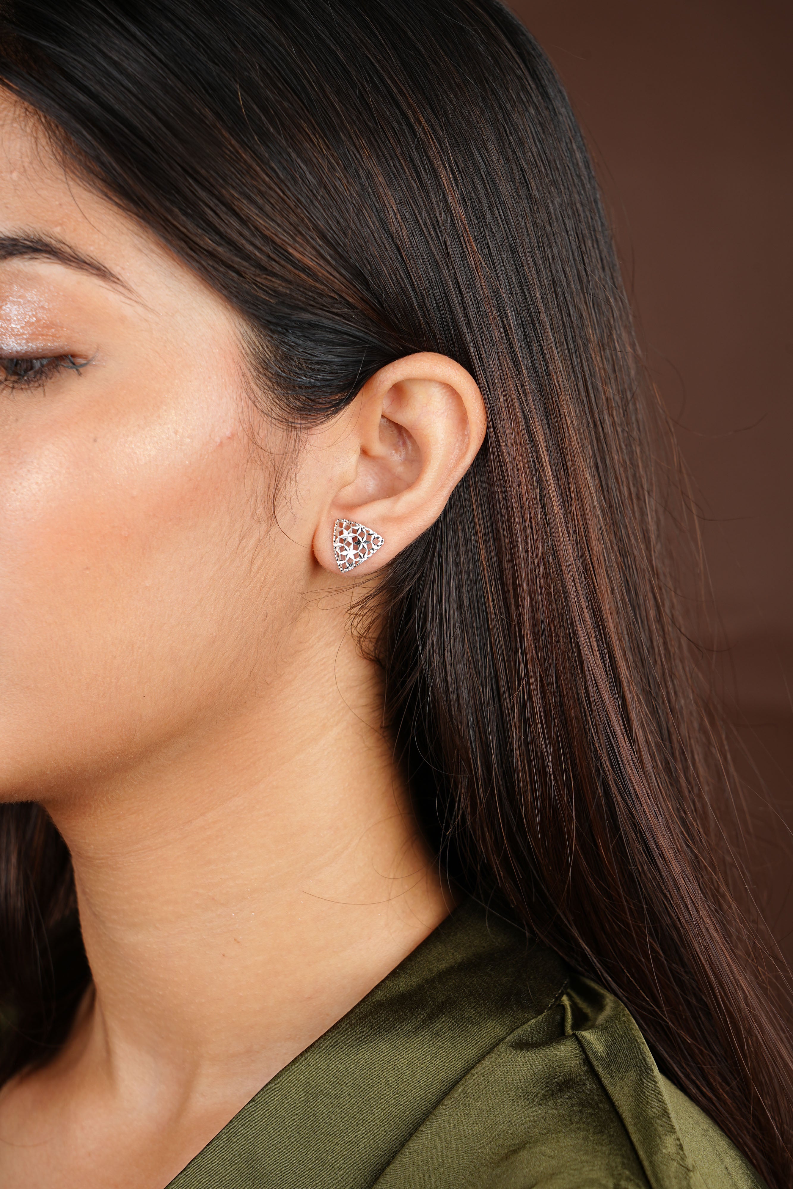 TRIANGLE NET EARRINGS