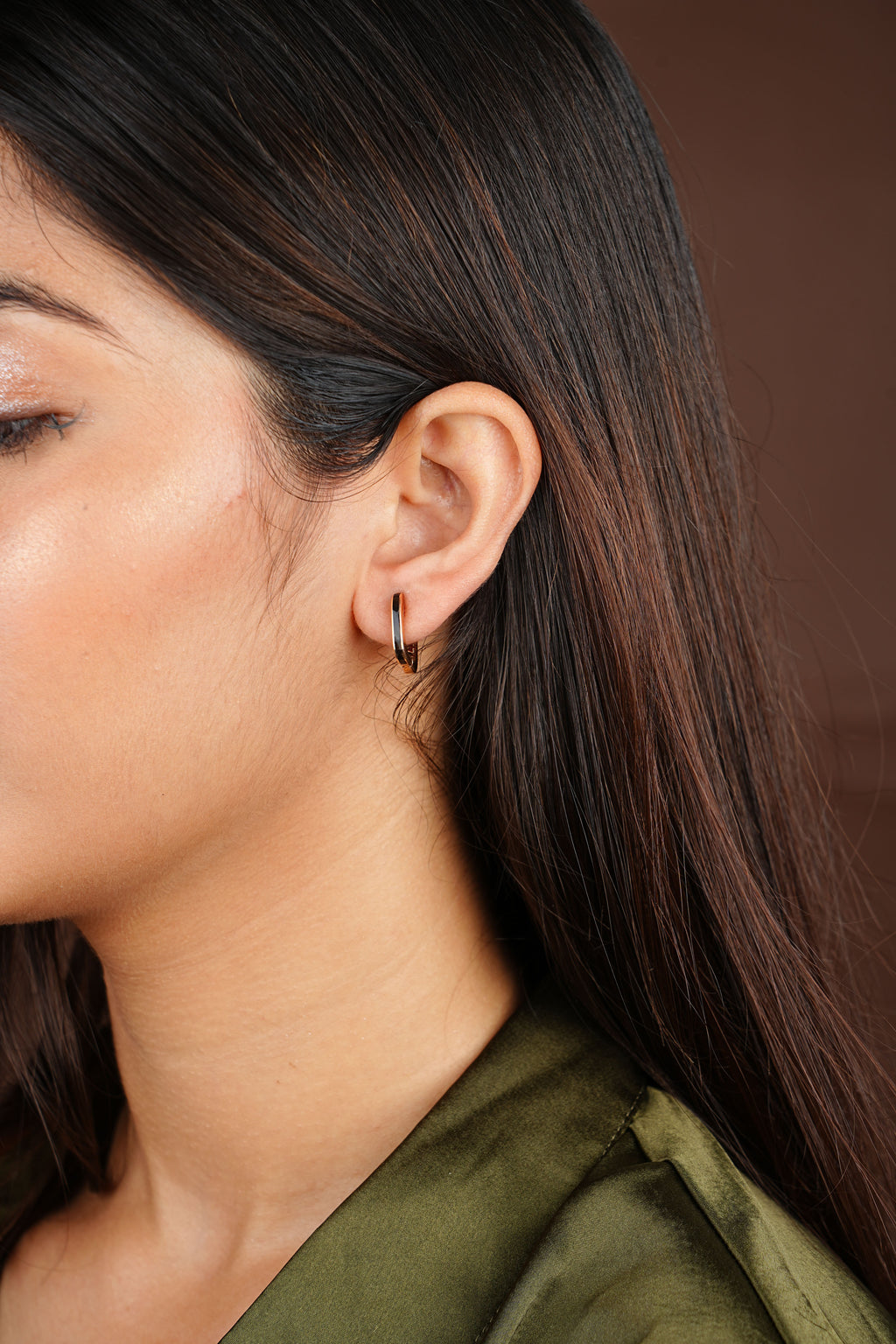 MINIMALISTIC U CURVED LOOPS EARRINGS
