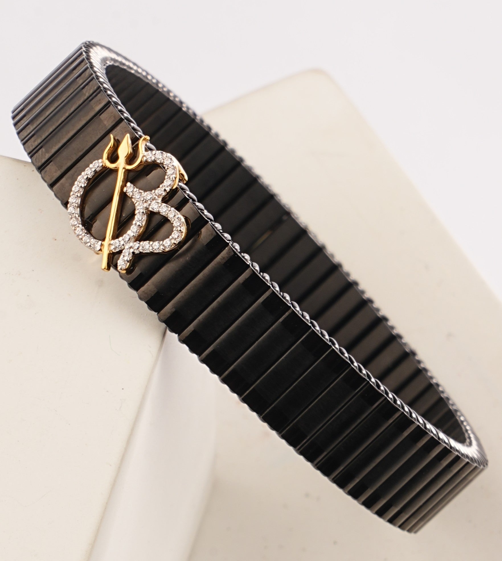 OM W TRISHUL BRACELET