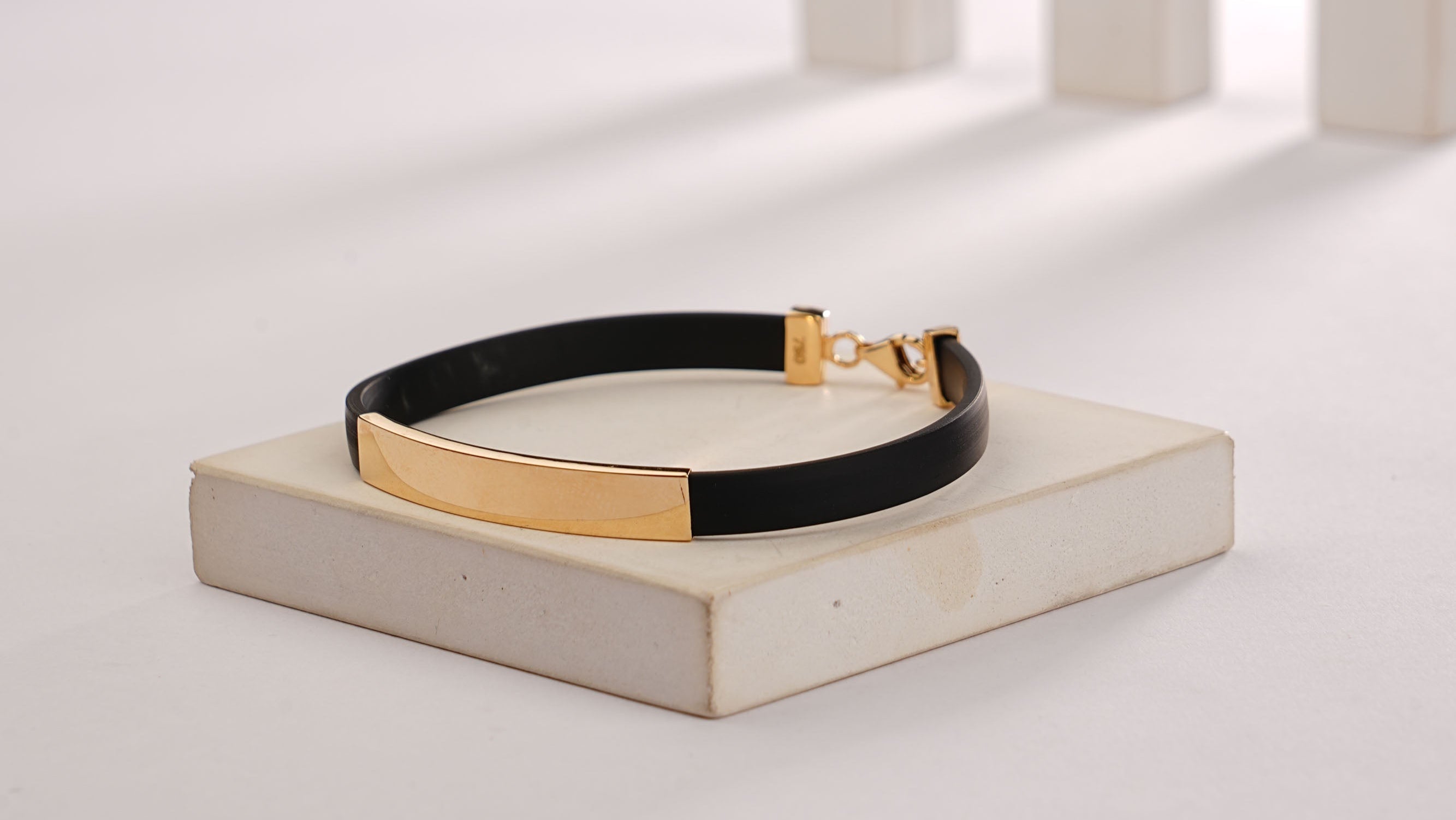 LUXEBAND YELLOW GOLD BRACELET