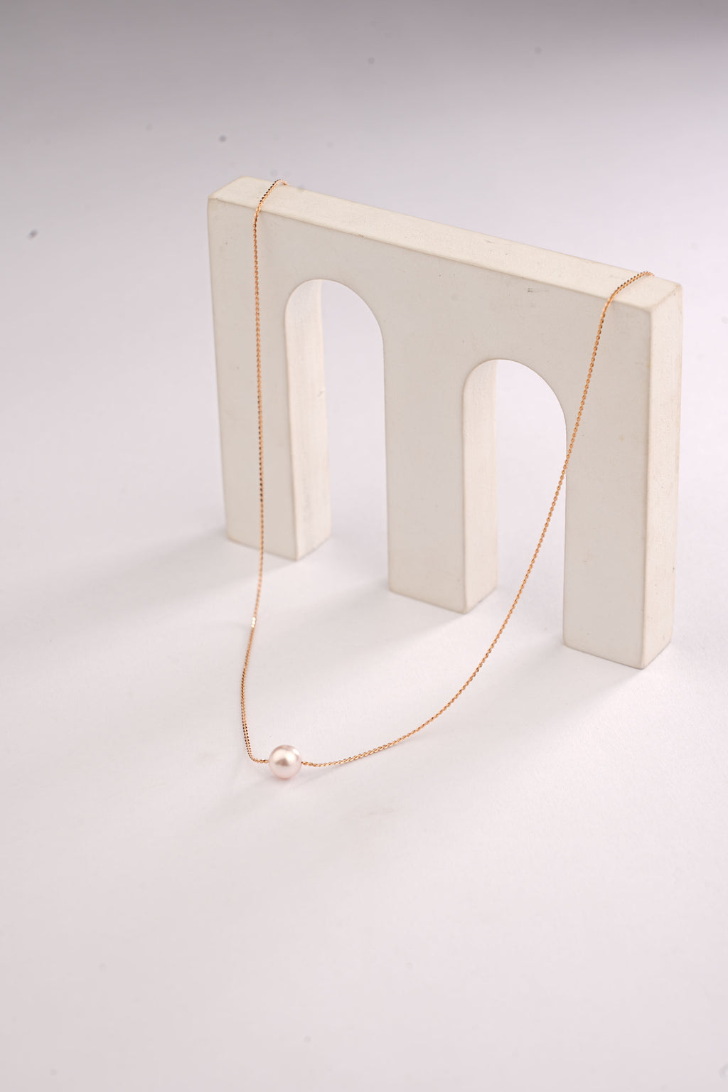 MOON PEARL CHAIN
