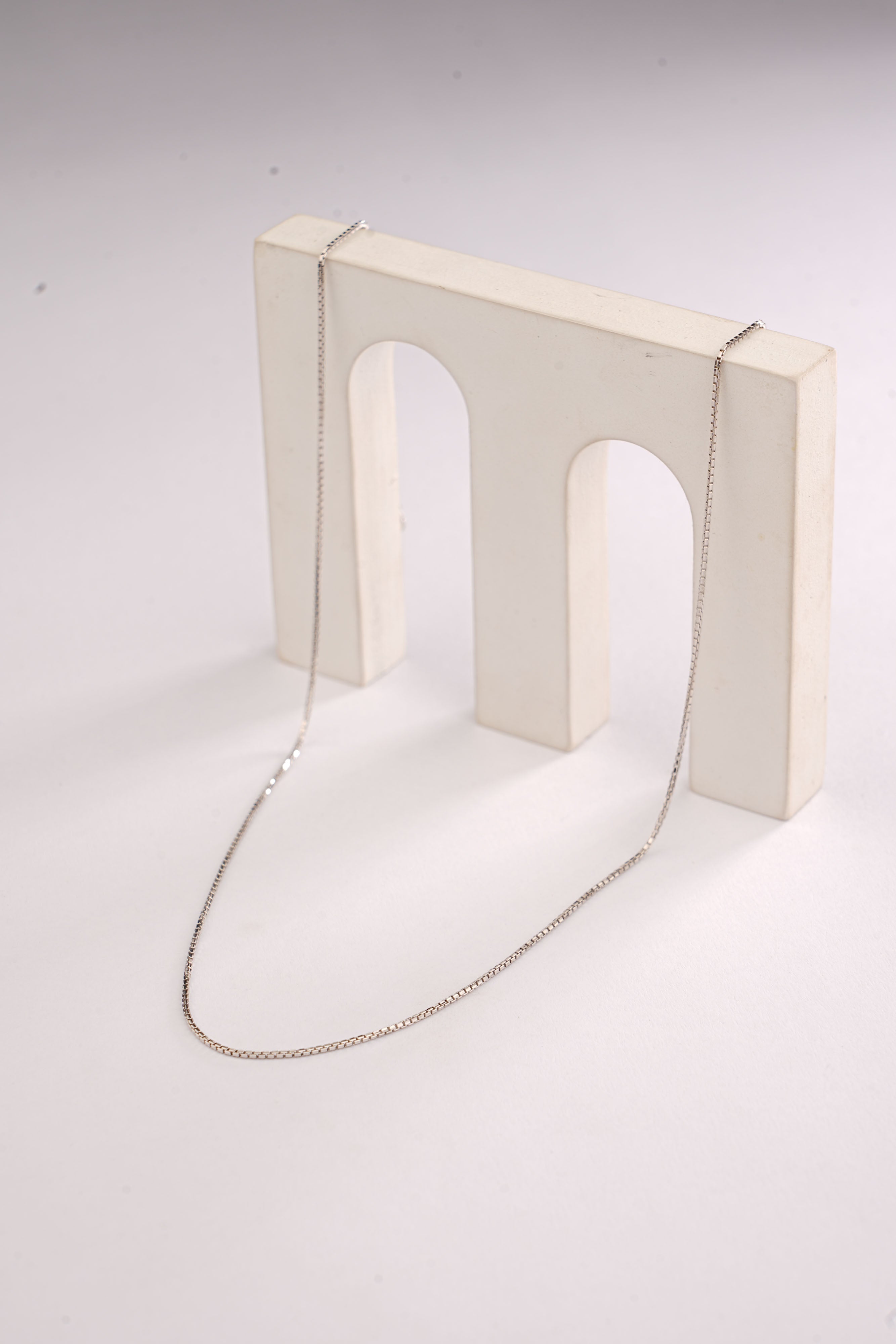 PLAIN WHITE GOLD CHAIN