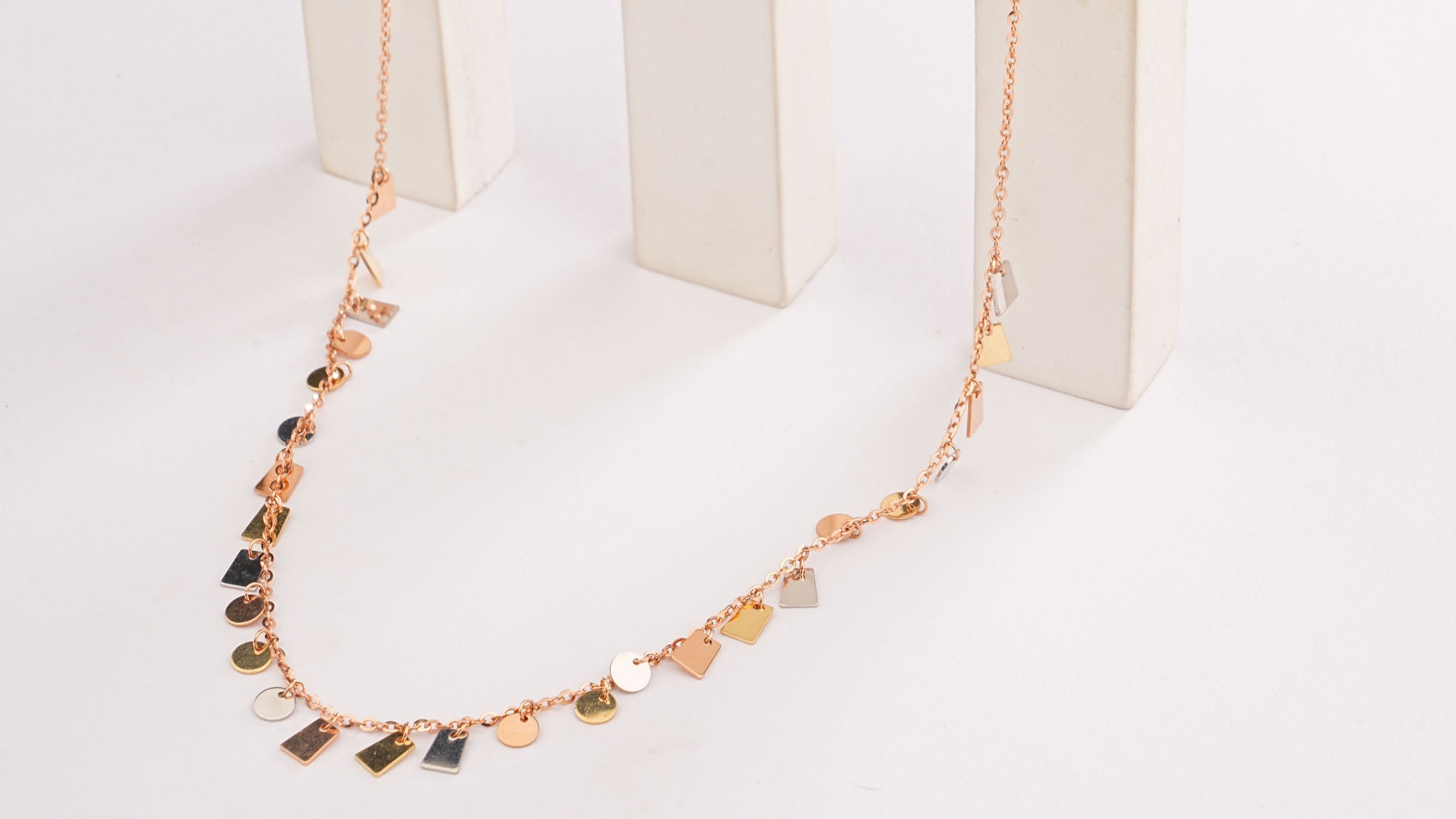 DREAMY CHARMS NECKLACE