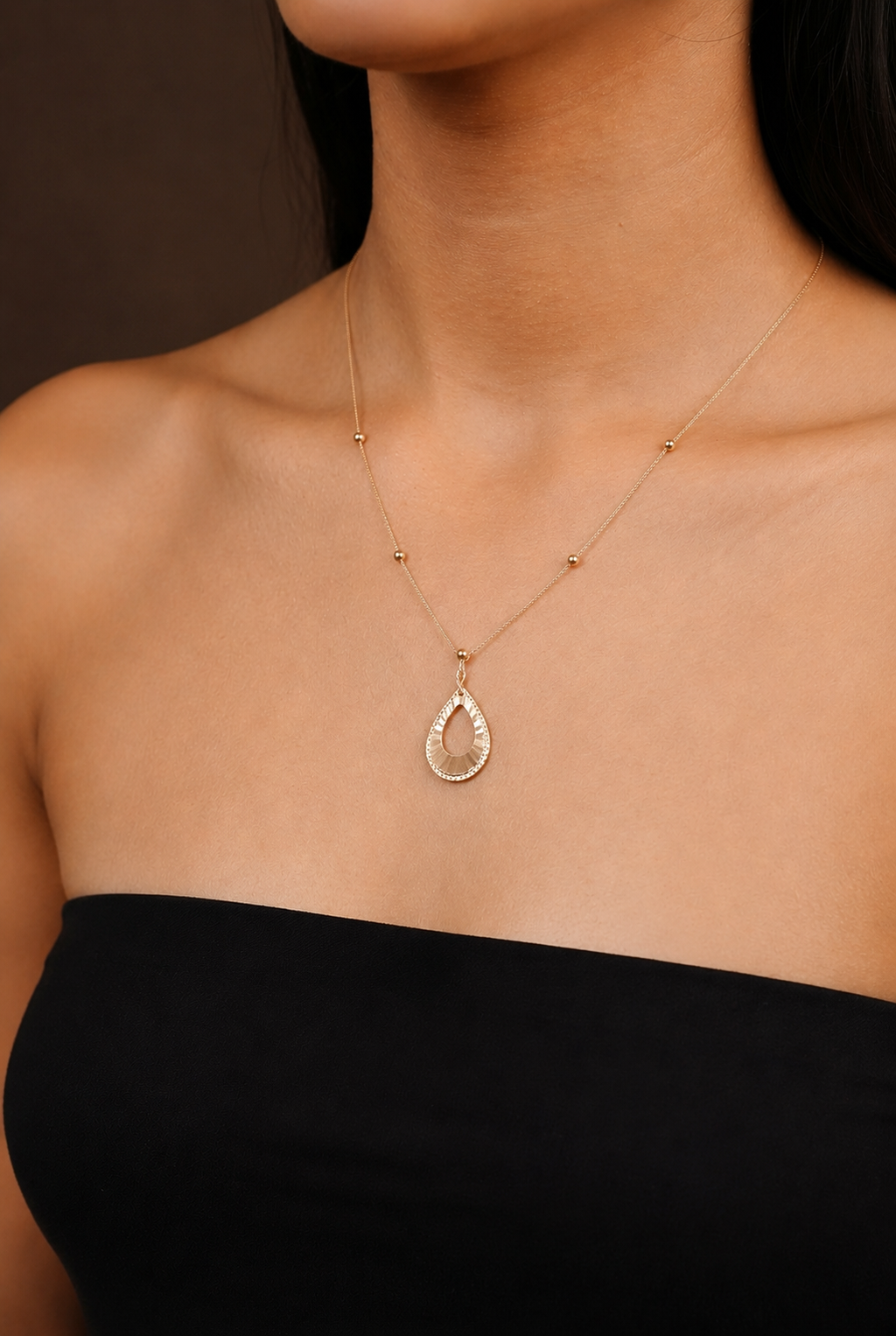 CHIC SUNBURST NECKLACE