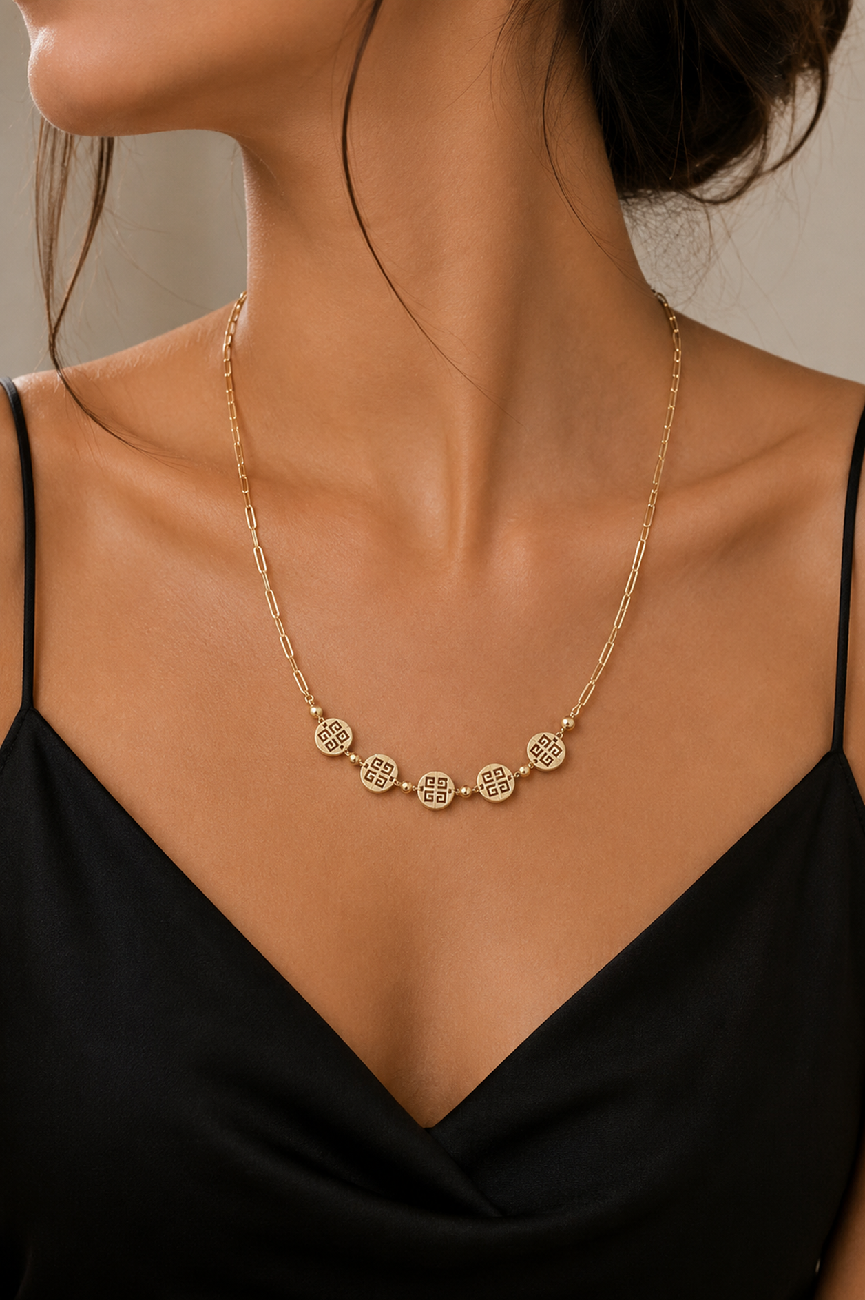 CHIC BEADED & CIRCULAR MEDALLION NECKLACE