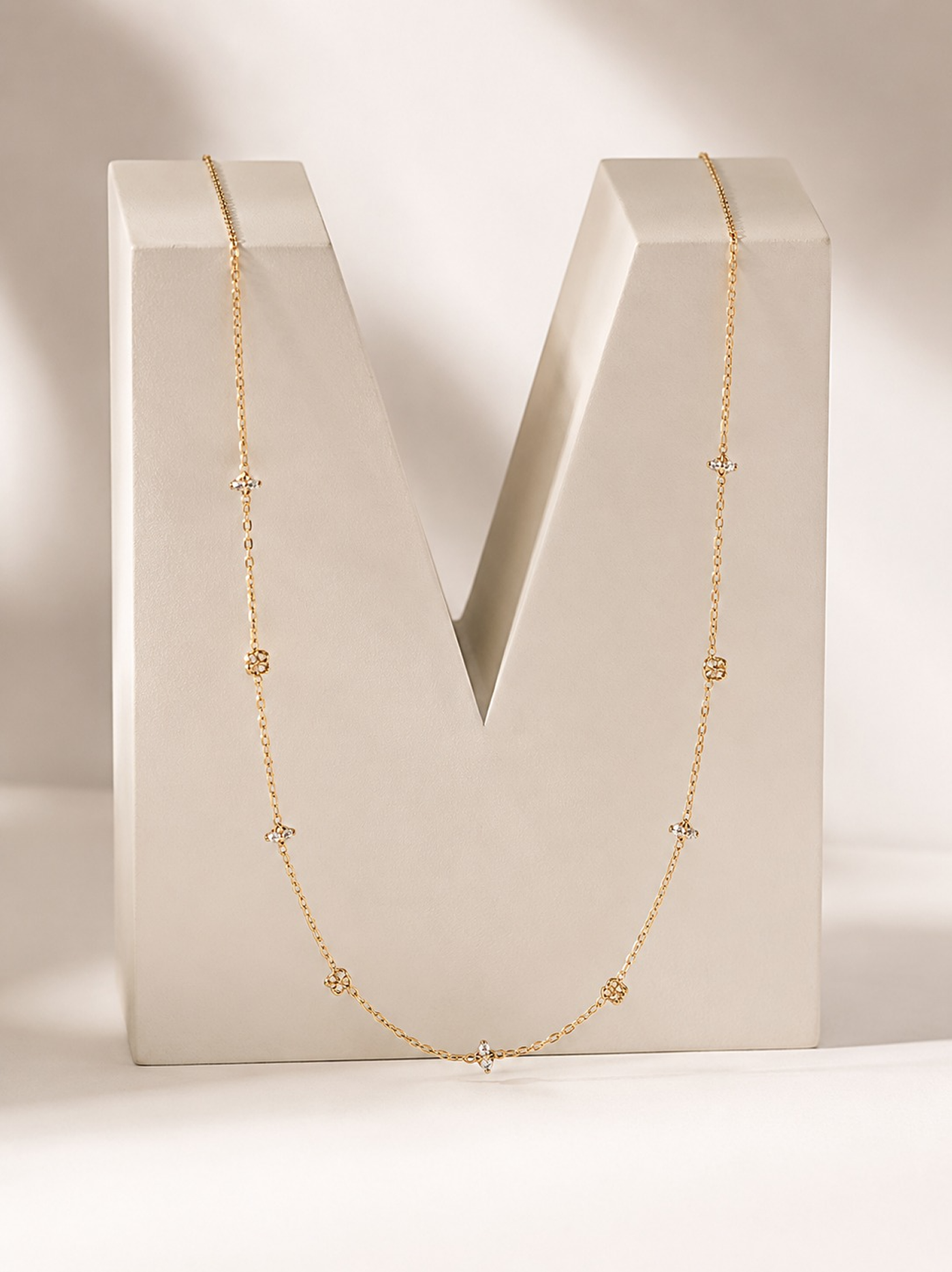 DAINTY FLORAL  STATION CHAIN