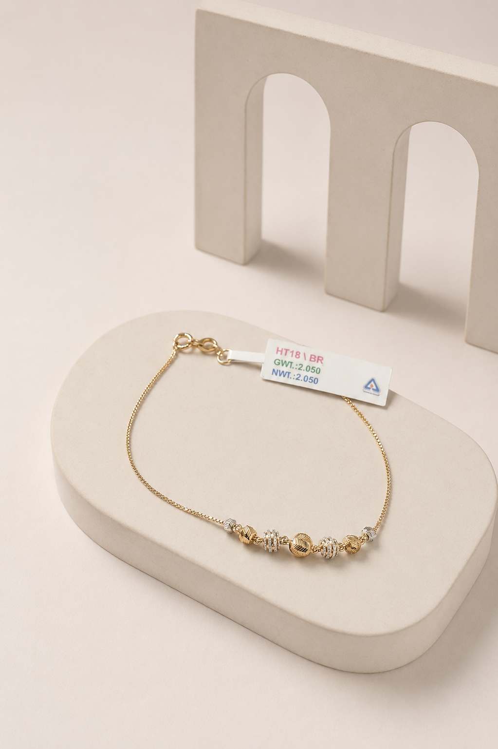 CHIC CLASSIC TEXTURED BEAD BRACELET
