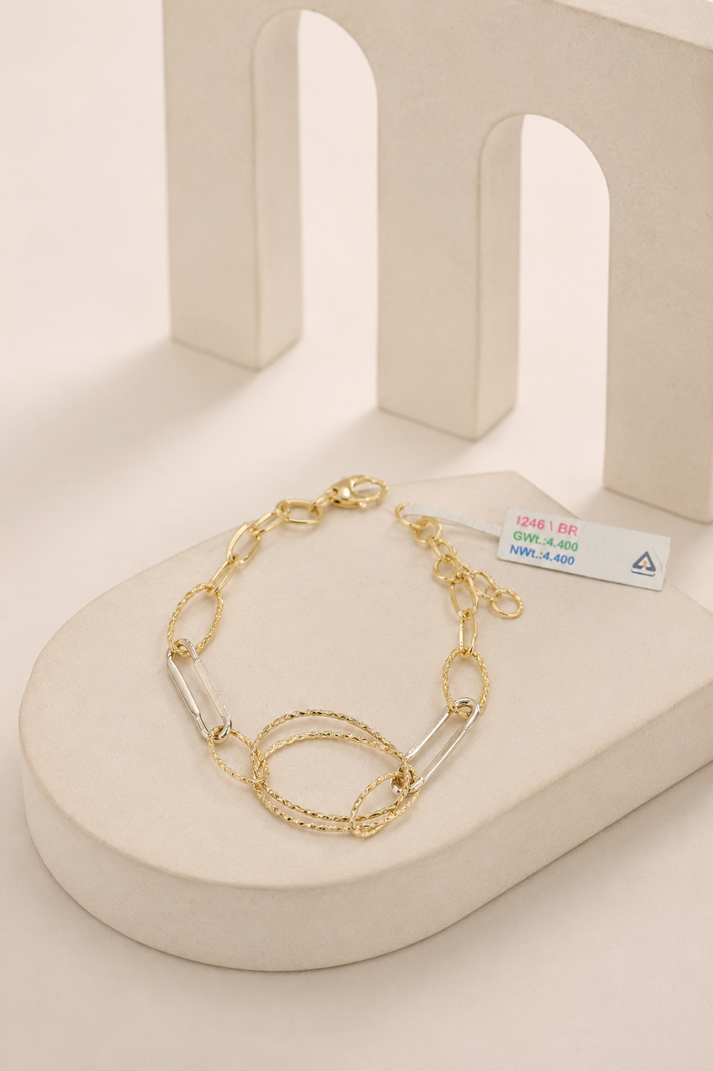 INTERLOCKING DOUBLE HOOP BRACELET