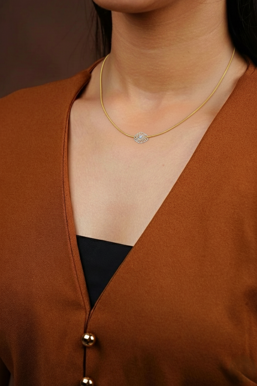 UXE TWIRL  NECKLACE