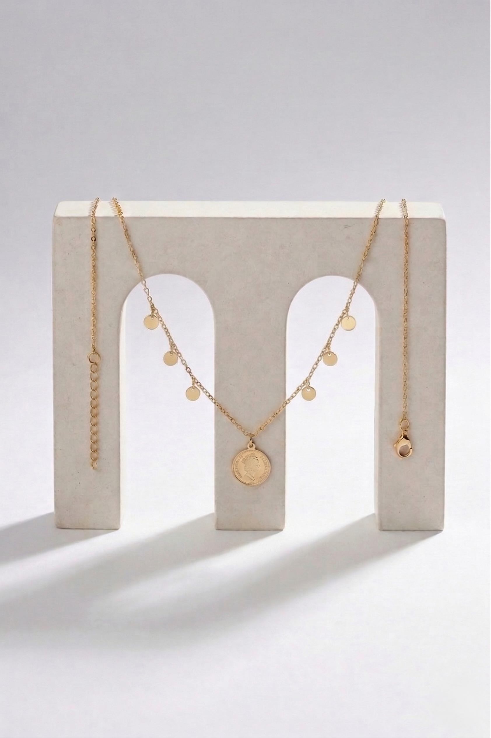 SHIMMERING DISC NECKLACE