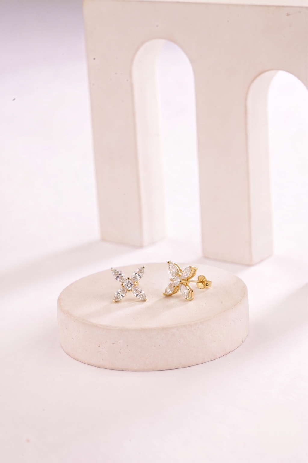 MARQUISE GLOW EARRINGS